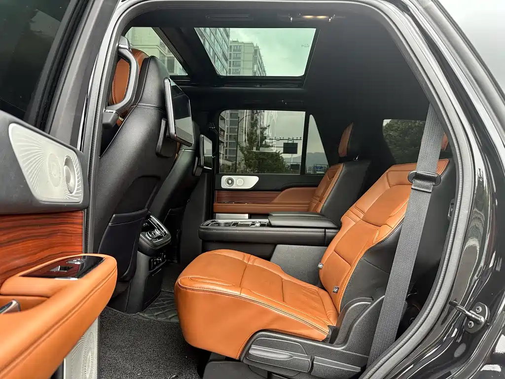 Lincoln Navigator — миниатюра 10