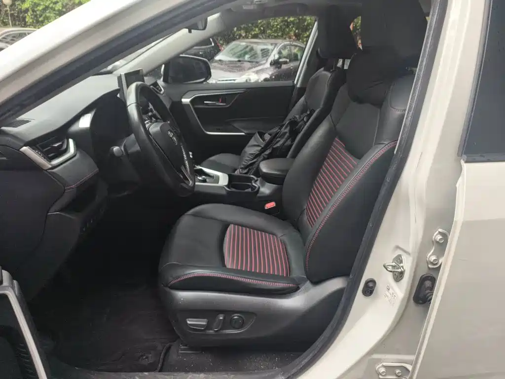 Toyota RAV4 Prime — миниатюра 16