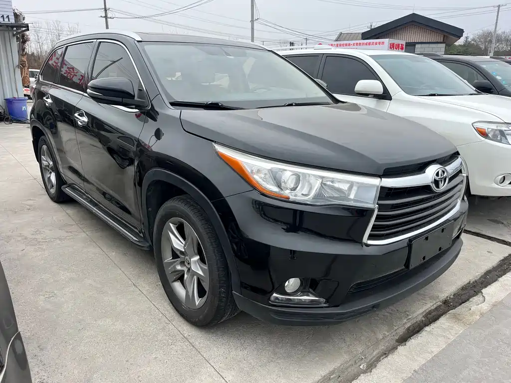 TOYOTA HIGHLANDER