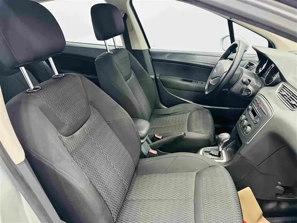 Peugeot 308 — миниатюра 27