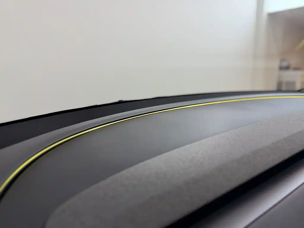 Tesla Model Y — миниатюра 10