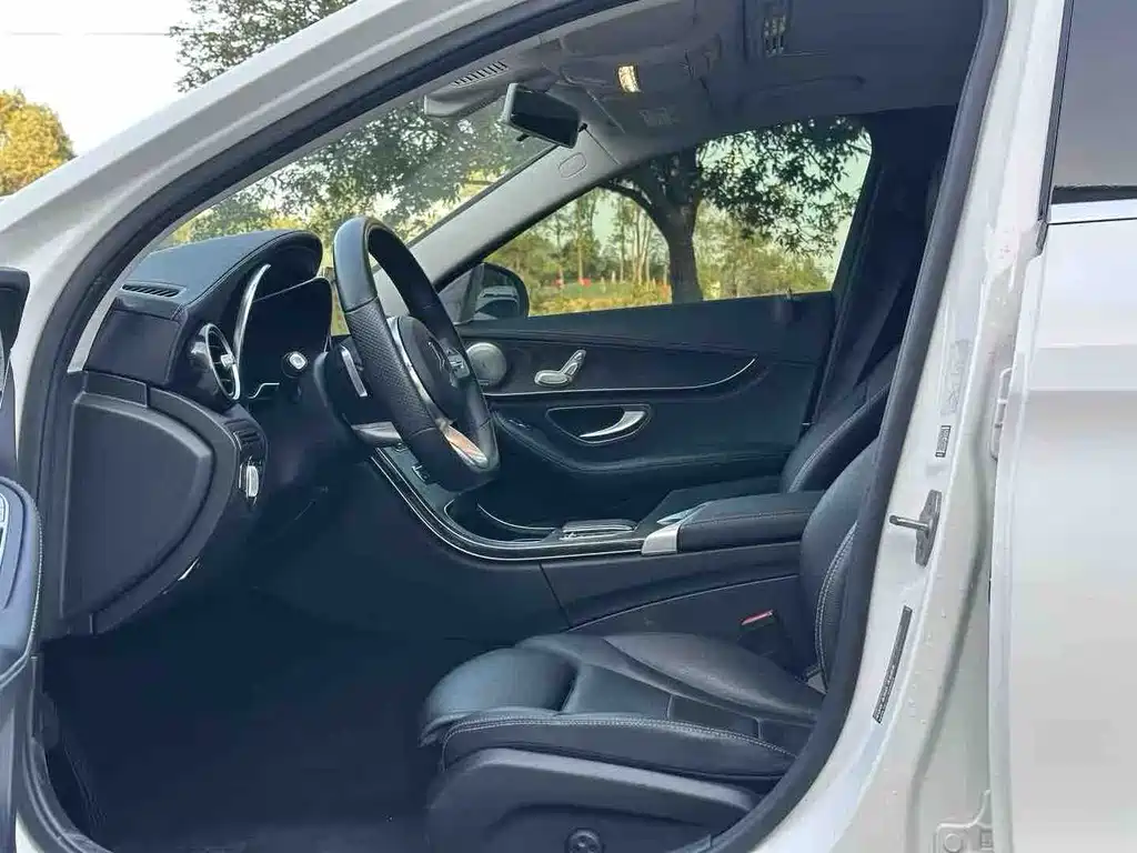 Mercedes-Benz C-Class — миниатюра 8