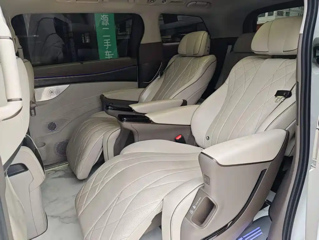 Denza D9 2022 DM-i 1040 Luxury