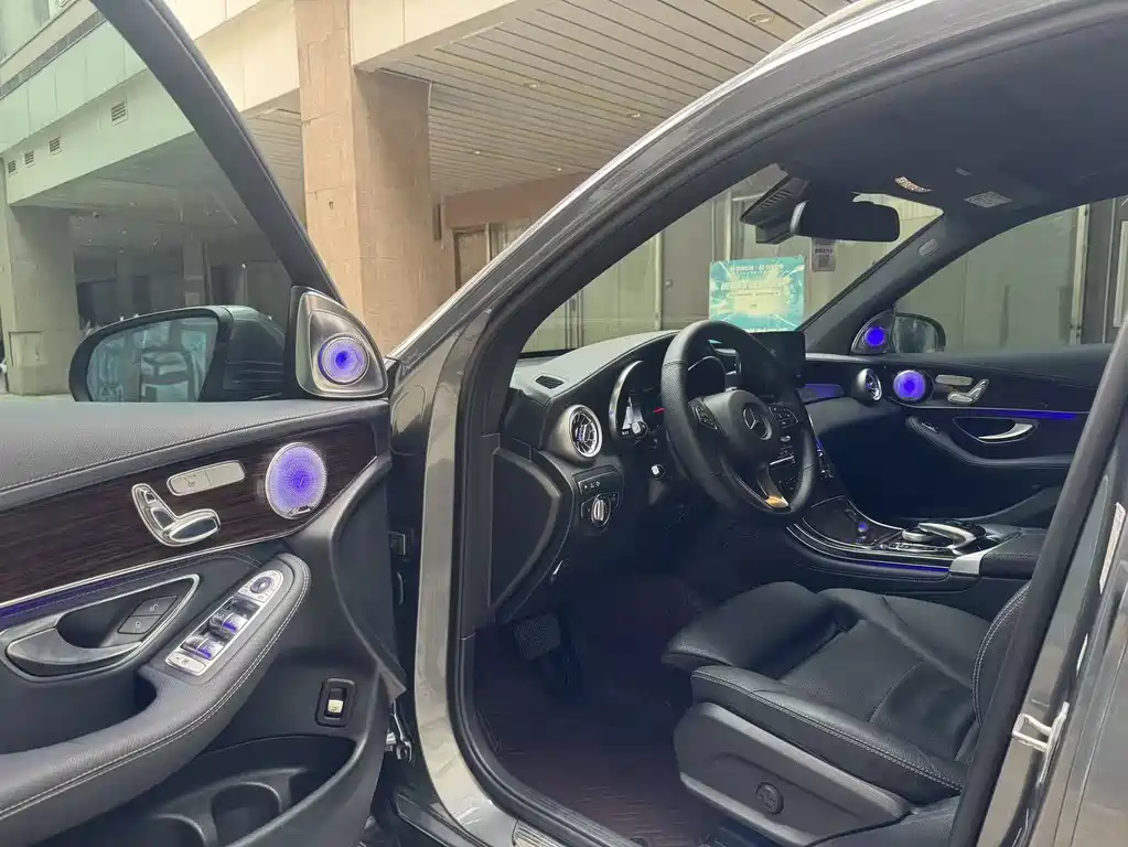 Mercedes-Benz GLC 2018 GLC 260 4MATIC Luxury
