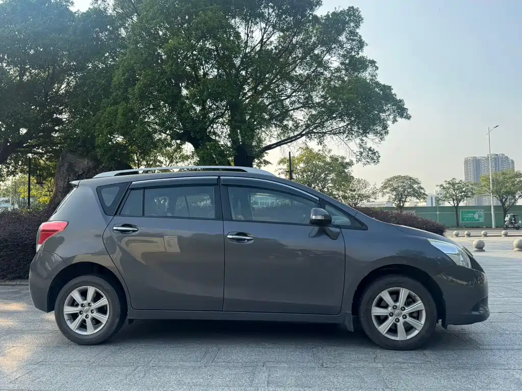 Toyota Verso — миниатюра 5
