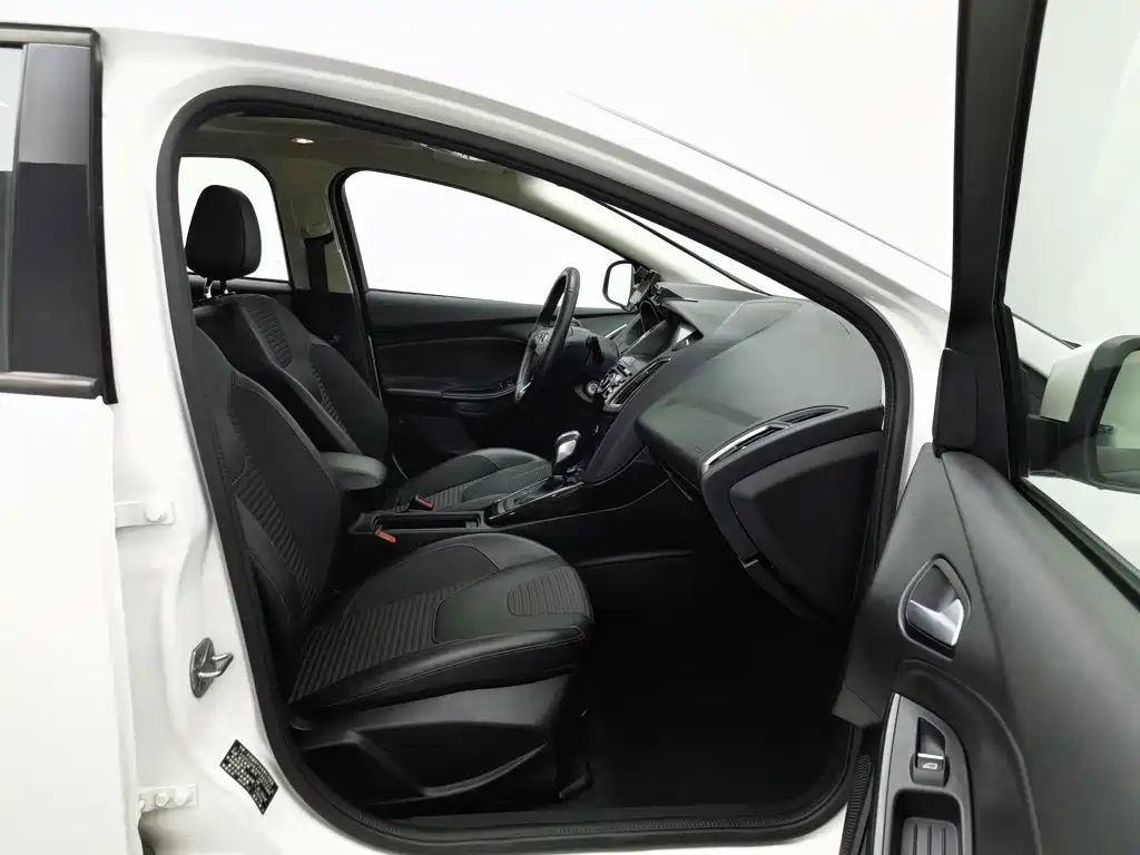 Ford Focus — миниатюра 23