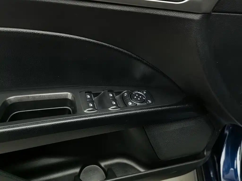 Ford Mondeo — миниатюра 9