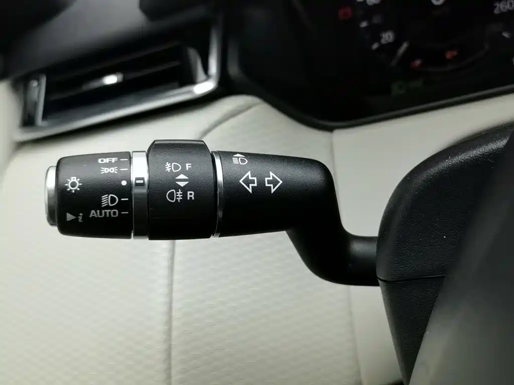 Land Rover Velar — миниатюра 21