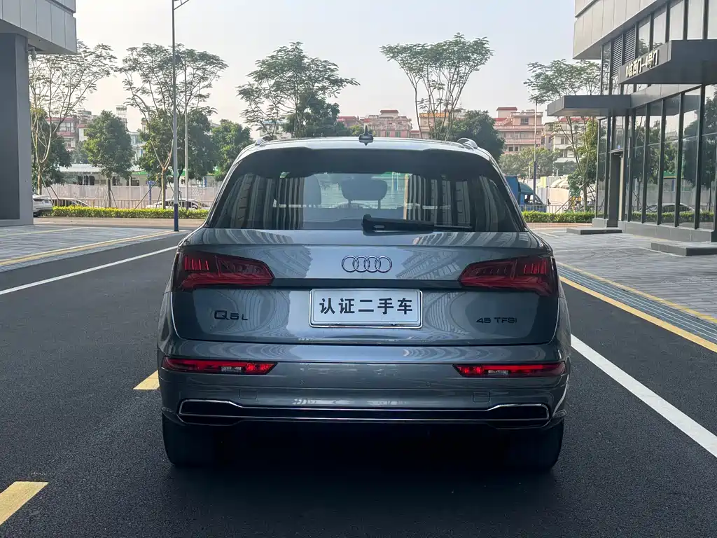 Audi Q5L — миниатюра 5