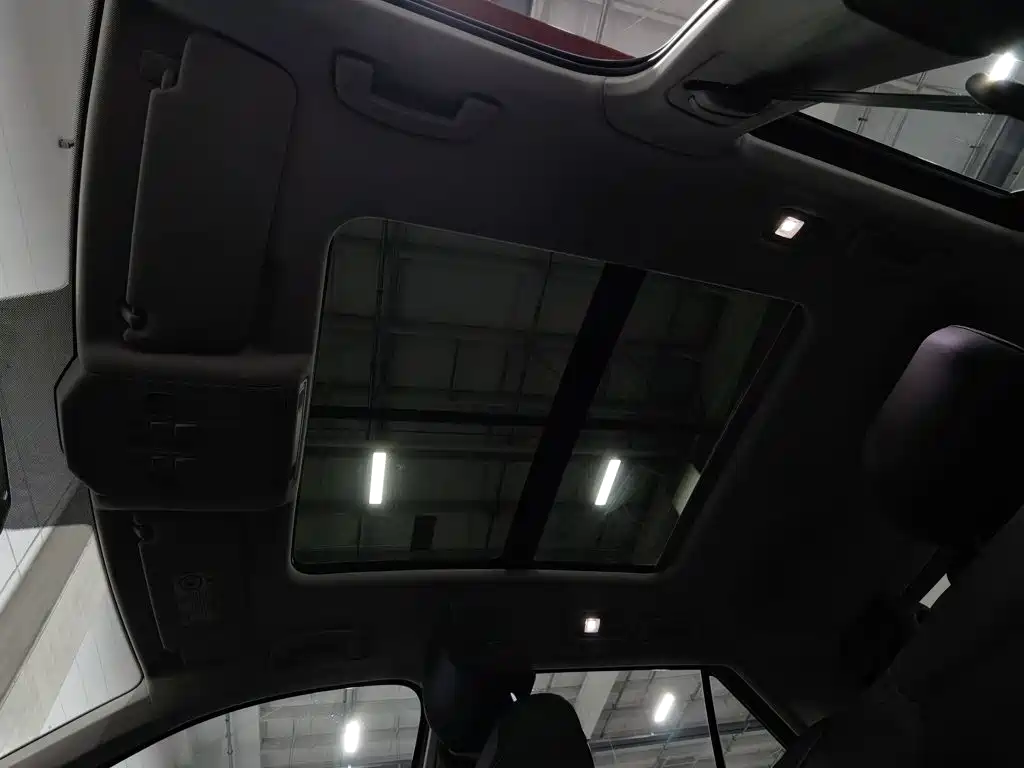 Volkswagen T-Roc — миниатюра 14