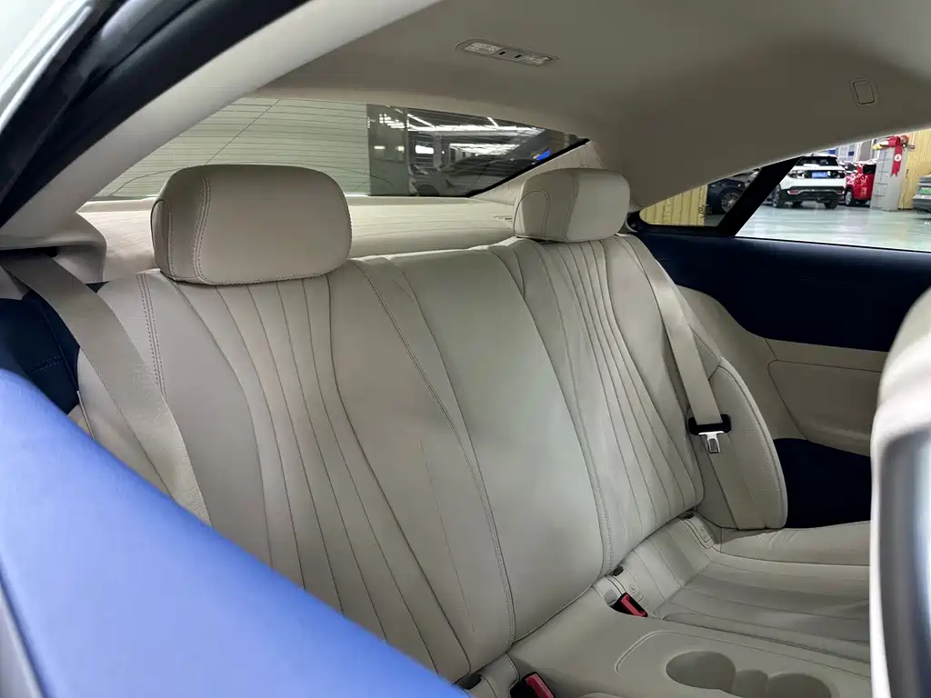 Mercedes-Benz E-Class (Import) — миниатюра 27