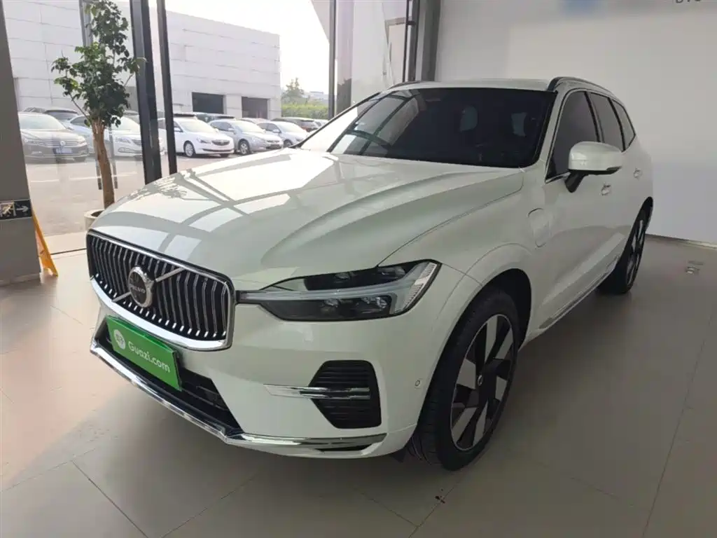 Volvo XC60 PHEV 2024