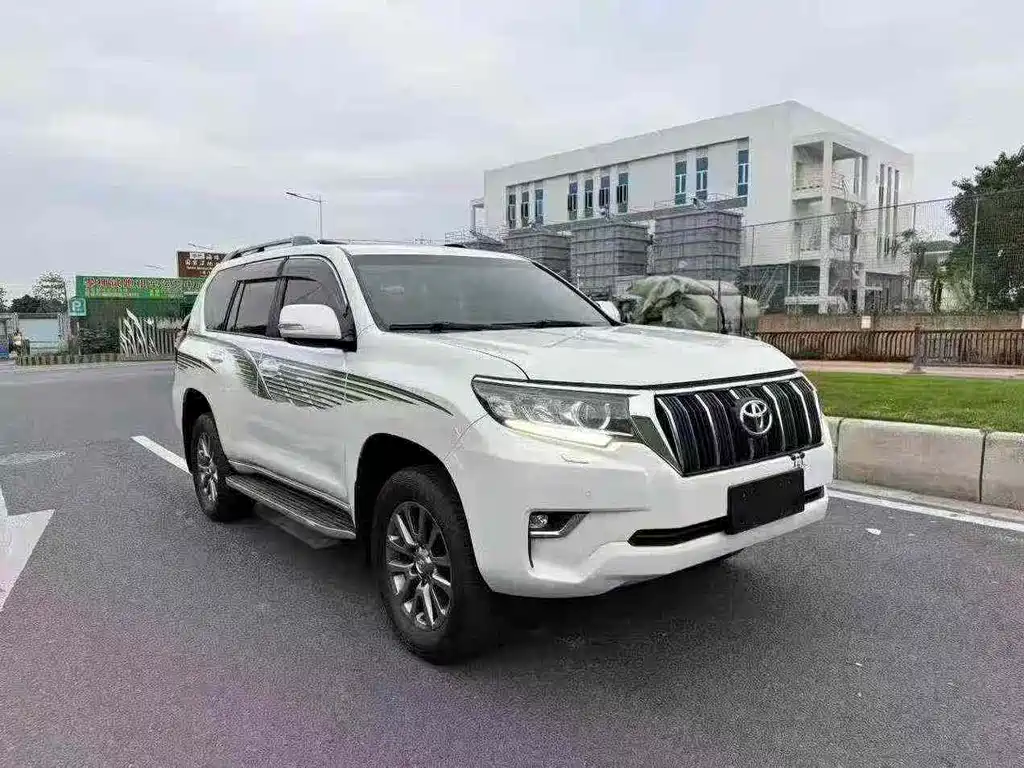 TOYOTA PRADO