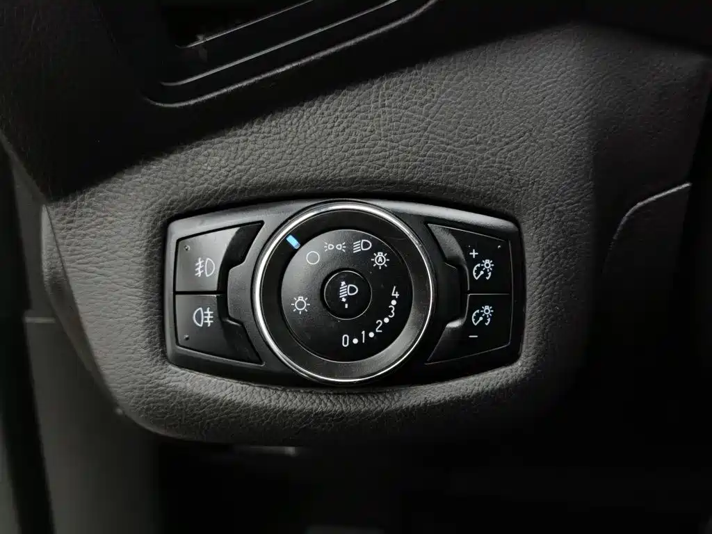 Ford Kuga — миниатюра 21
