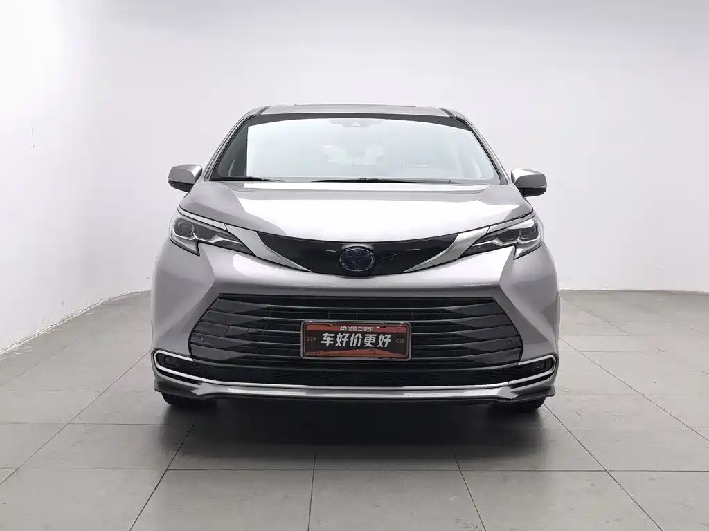 Toyota Sienna — миниатюра 3