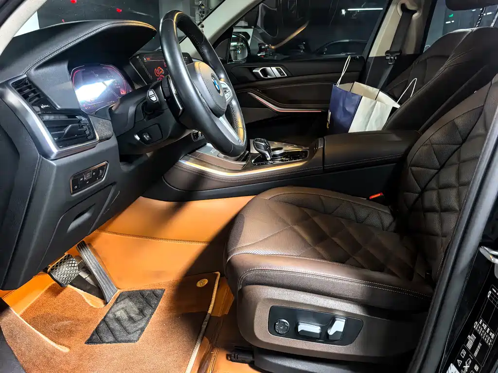 BMW X5 2022 xDrive 30Li Premium M Sport