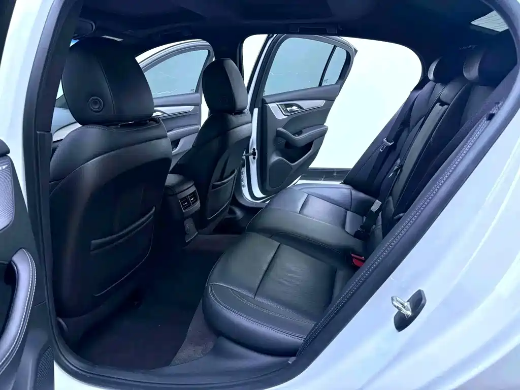 Cadillac CT5 — миниатюра 10