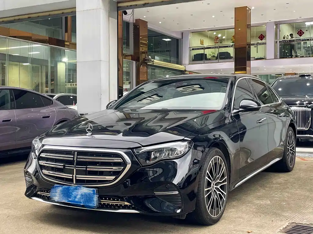 Mercedes-Benz E-Class — миниатюра 6