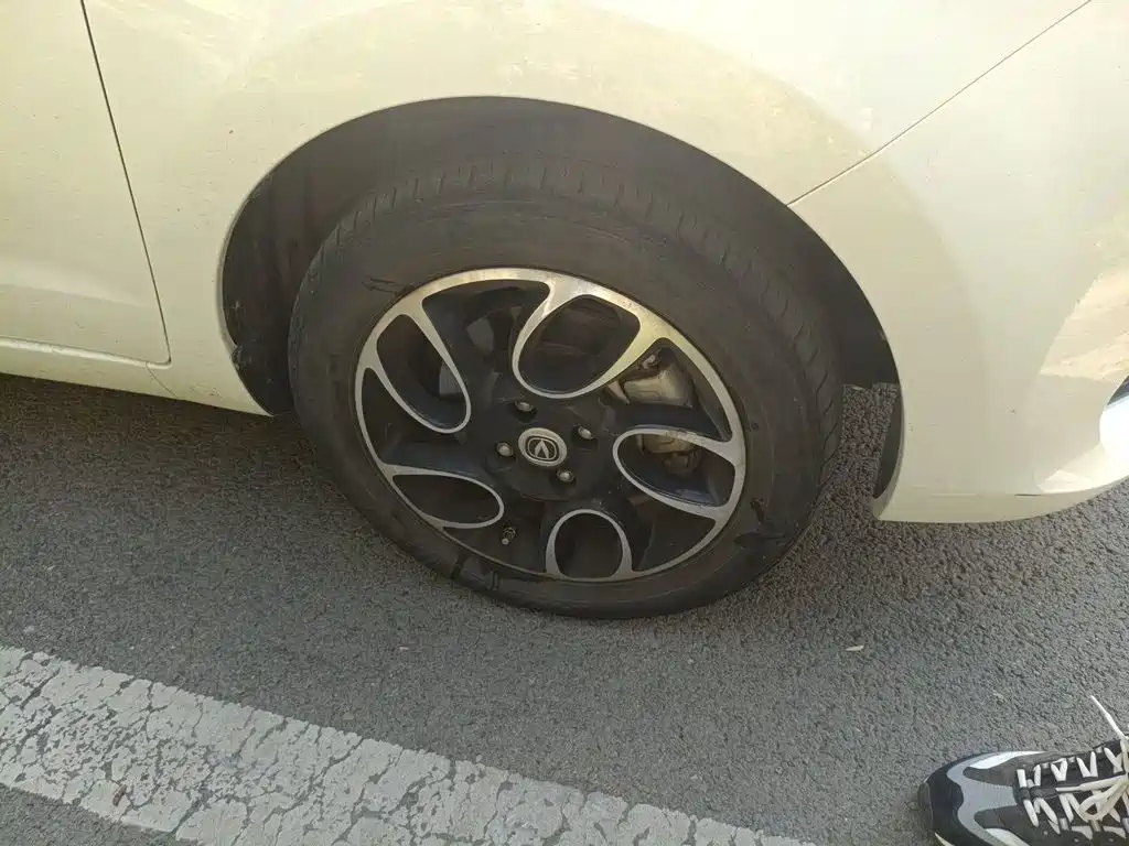 Changan Benben E-Star — миниатюра 8