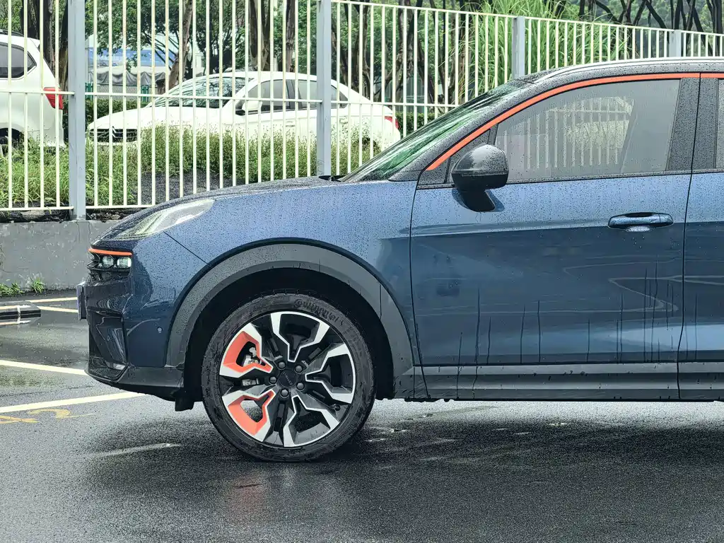 Lynk & Co 06 — миниатюра 6