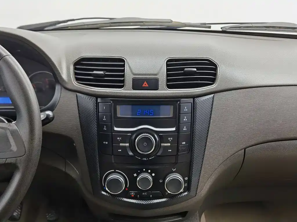 Wuling Hongguang — миниатюра 12