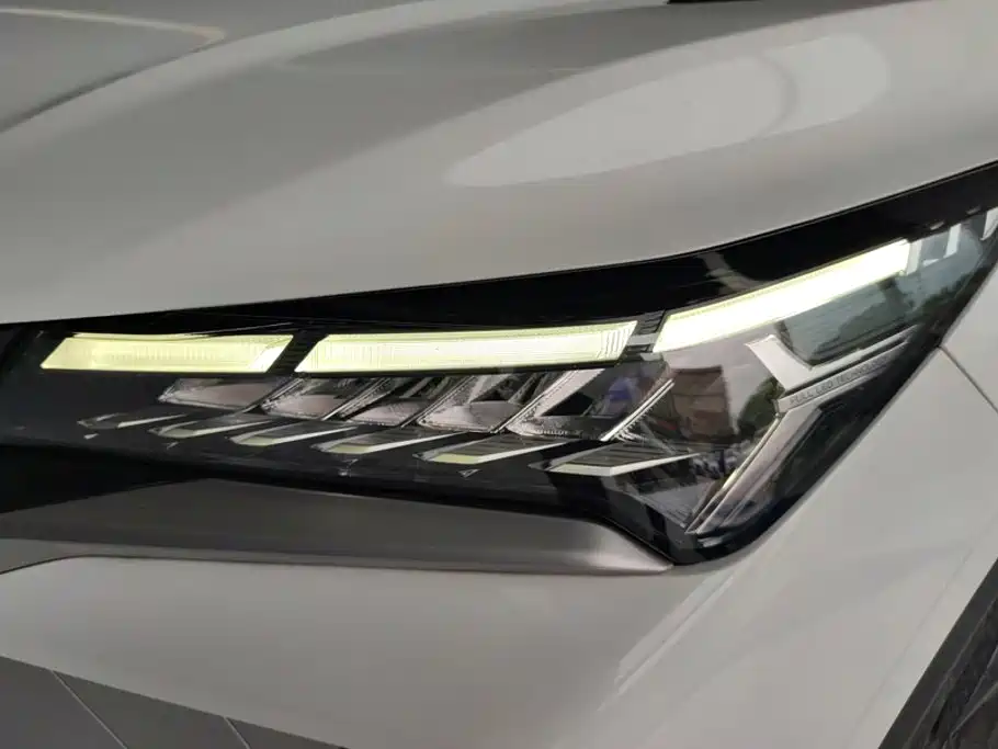 Geely Binyue — миниатюра 5