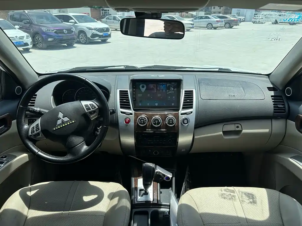 Mitsubishi Pajero Sport — миниатюра 14