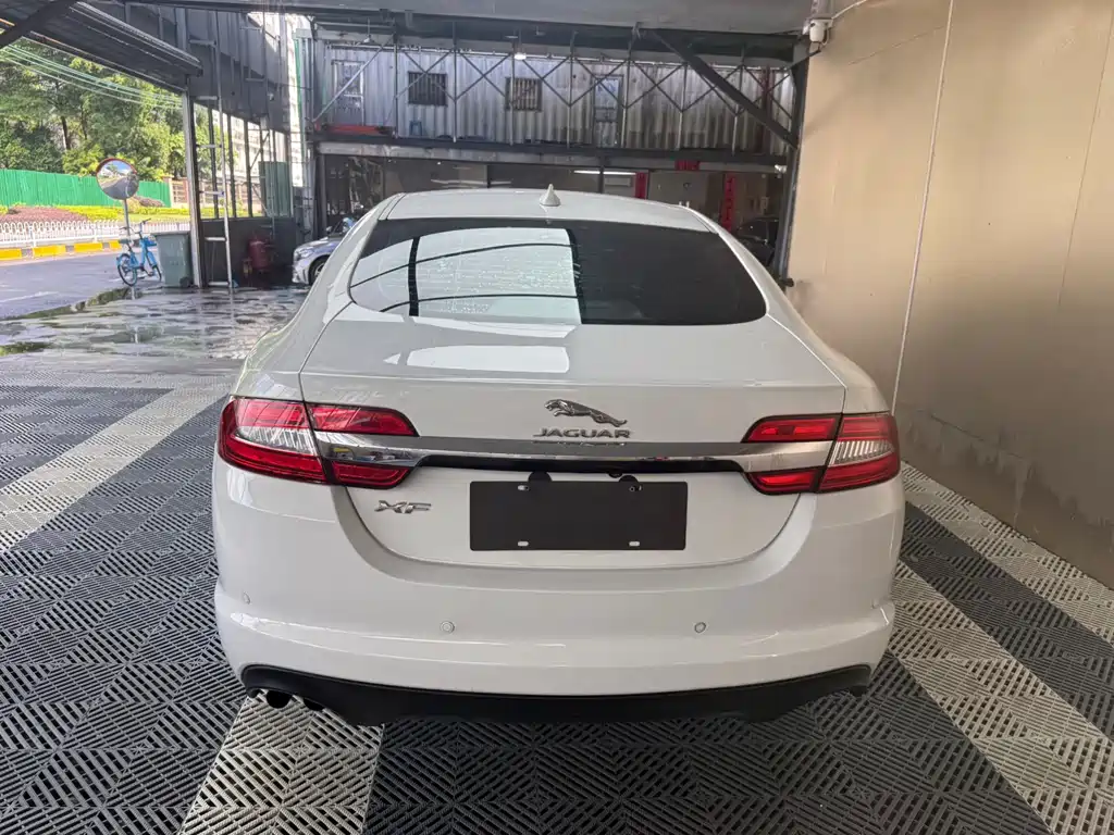 Jaguar XF 2015 XF 2.0T