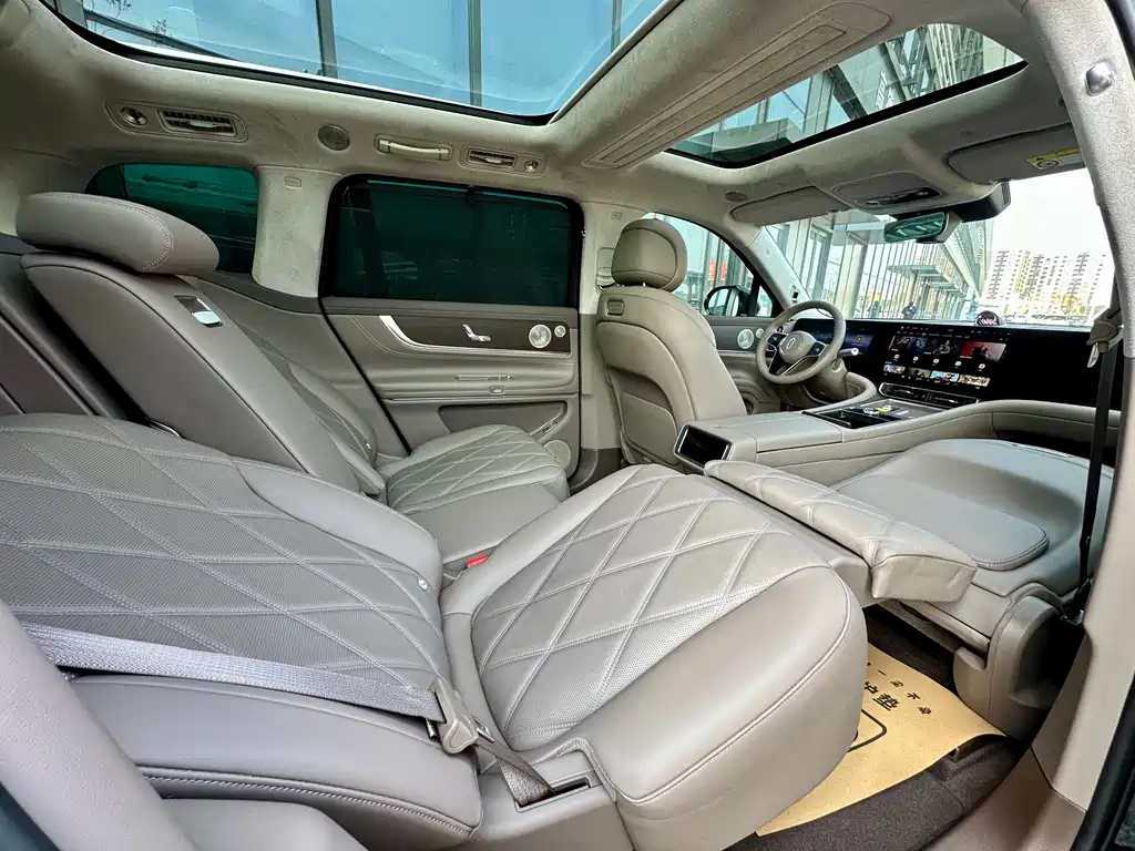 AITO ASK THE WORLD M9