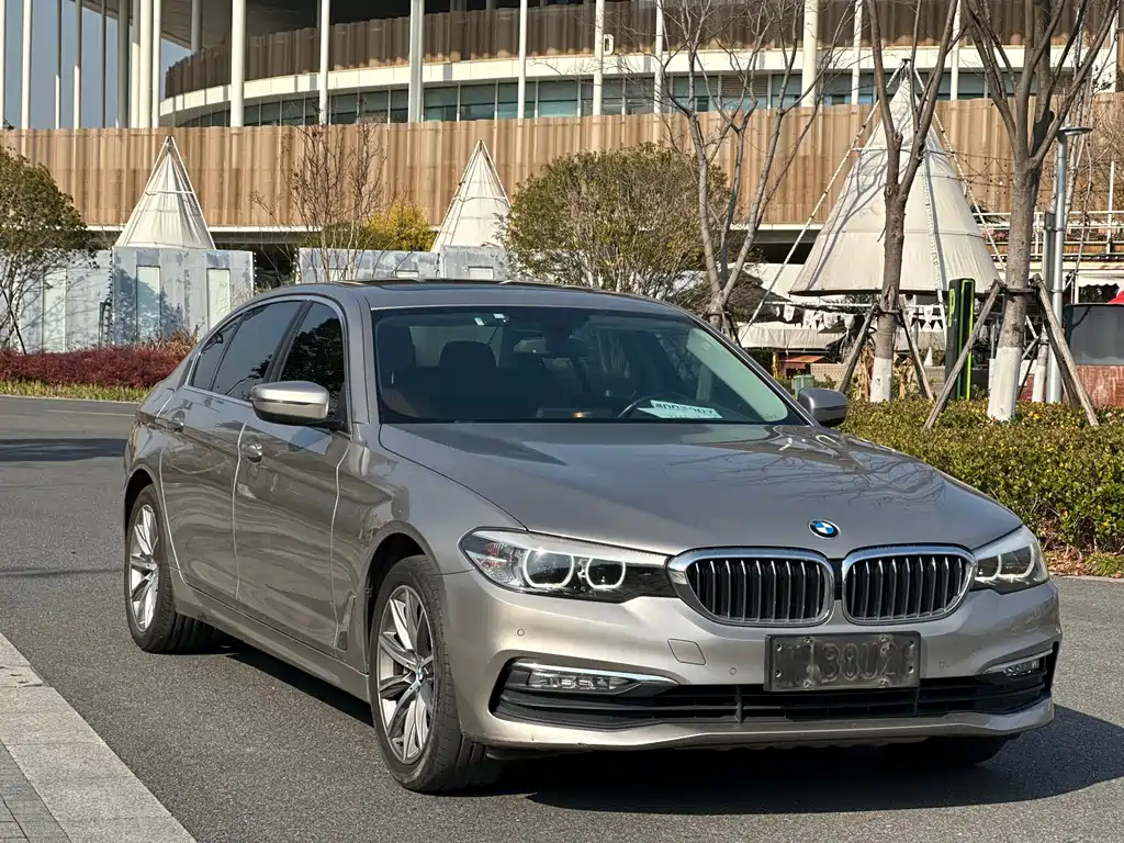 BMW 5 SERIES