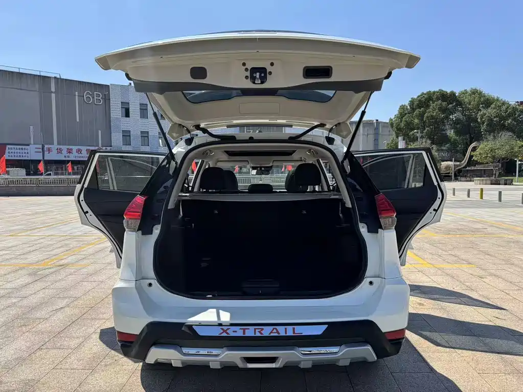 Nissan X-Trail — миниатюра 18