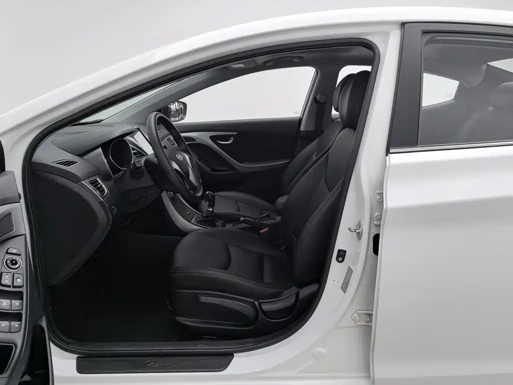 Hyundai Elantra Langdong — миниатюра 10