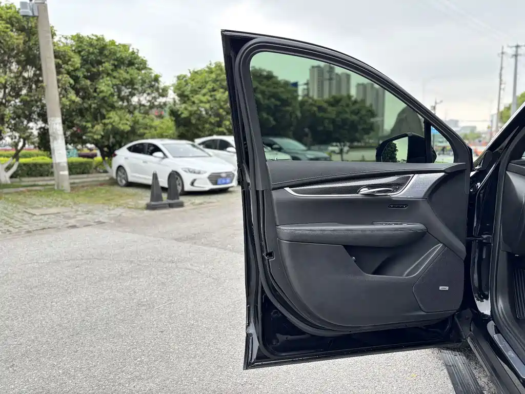 Cadillac XT6 — миниатюра 18