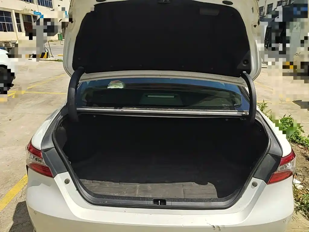 Toyota Camry — миниатюра 19