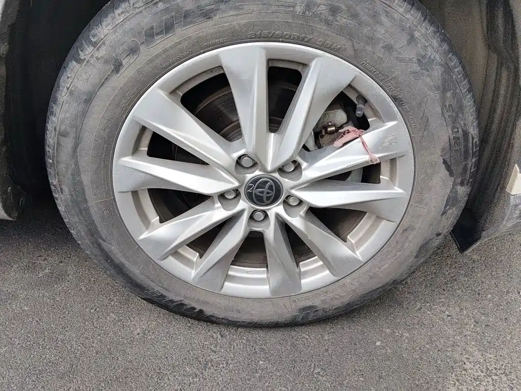 Toyota Corolla Cross — миниатюра 24
