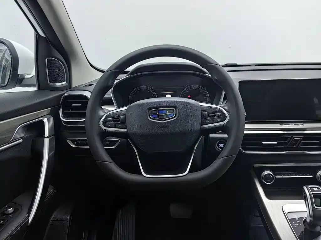 Geely Binyue — миниатюра 11