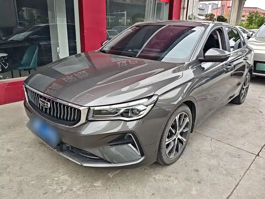 Geely Emgrand 2022