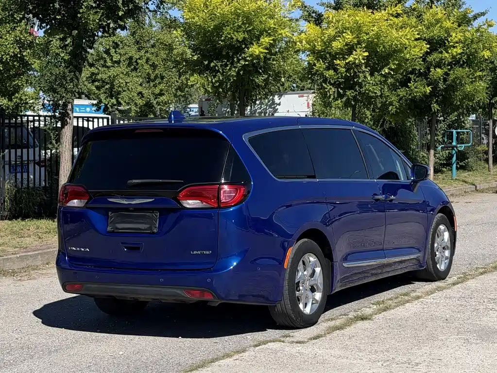 Chrysler Grand Voyager (Import) — миниатюра 6