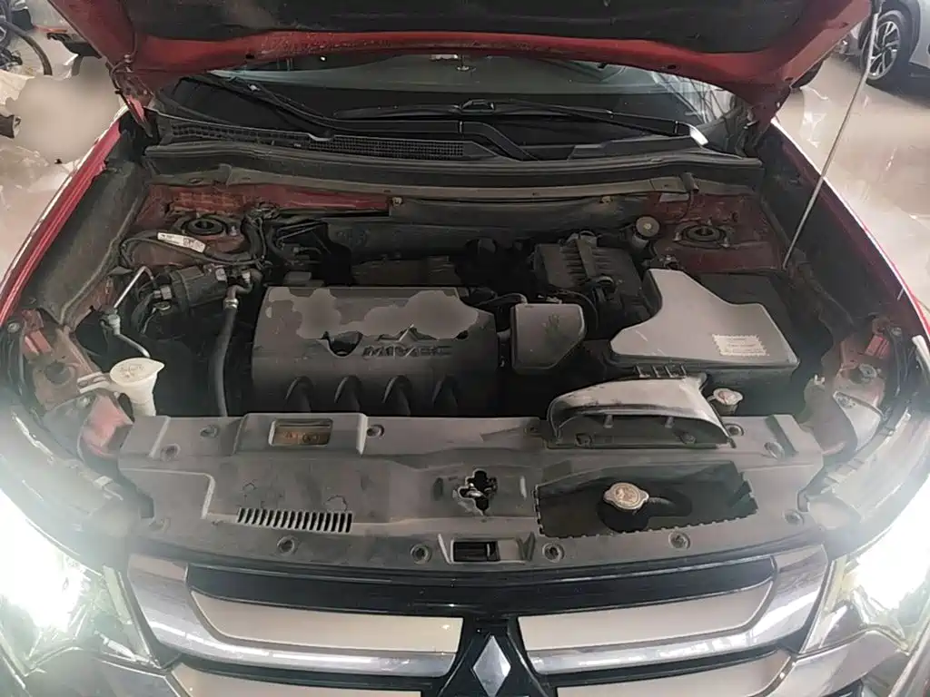 Mitsubishi Outlander — миниатюра 20