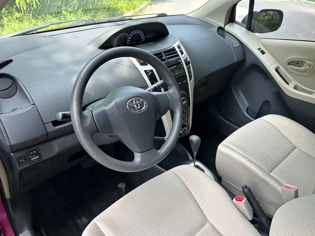 Toyota Yaris — миниатюра 9