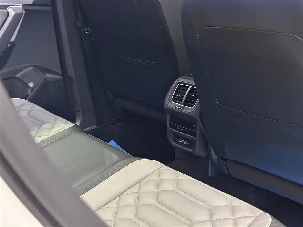 Volkswagen Tayron 2023 300TSI Luxury Plus