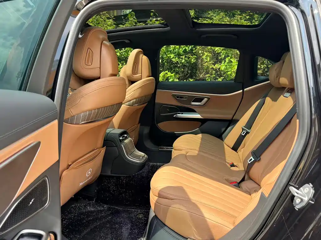 Mercedes-Benz E-Class — миниатюра 4
