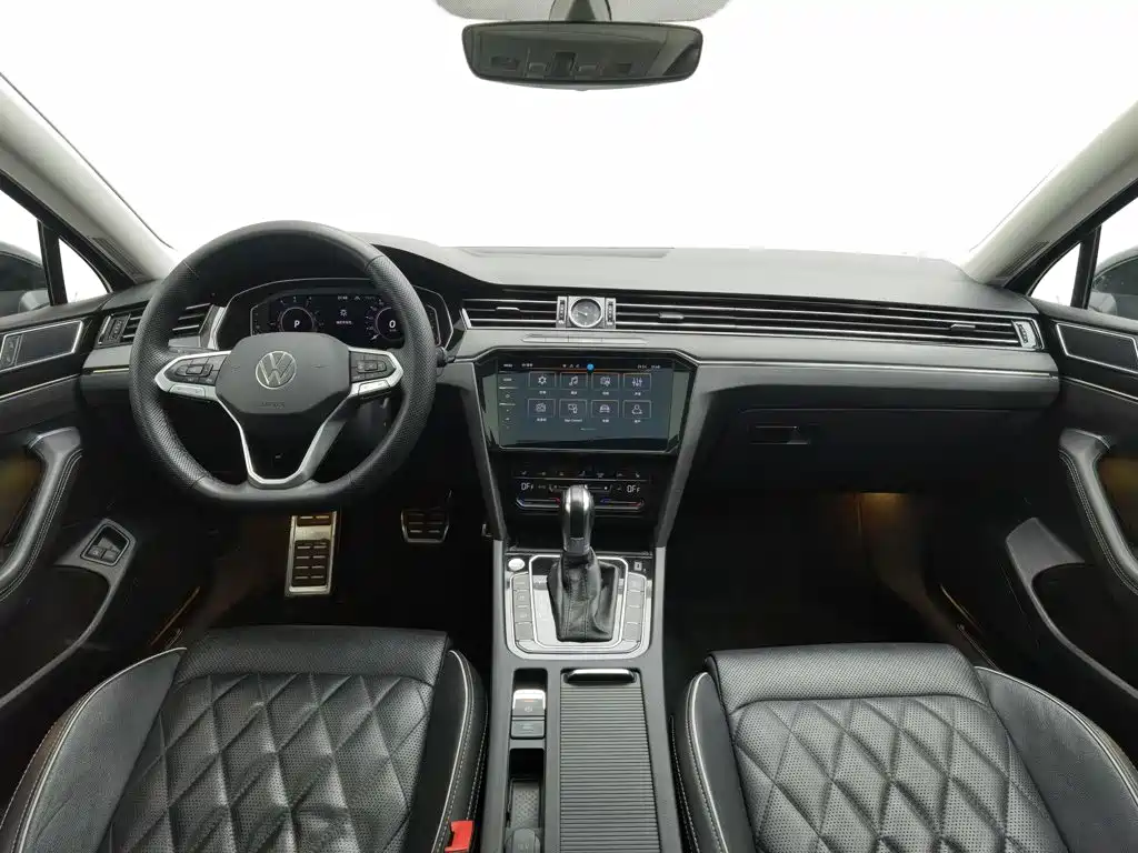 Volkswagen Magotan PHEV — миниатюра 5