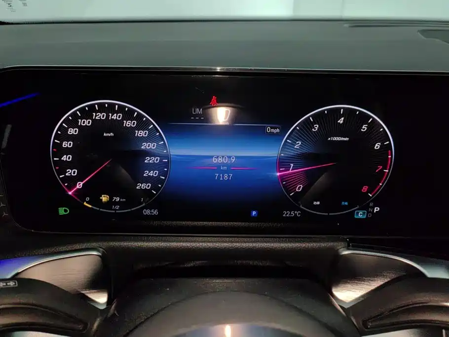 Mercedes-Benz GLB — миниатюра 14