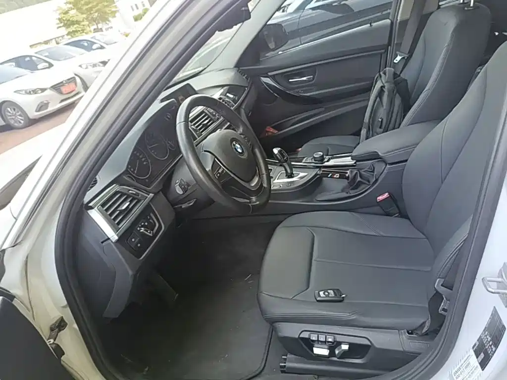 BMW 3 Series — миниатюра 15
