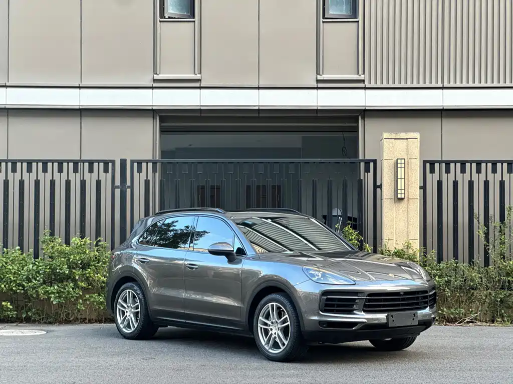 Porsche Cayenne — миниатюра 3