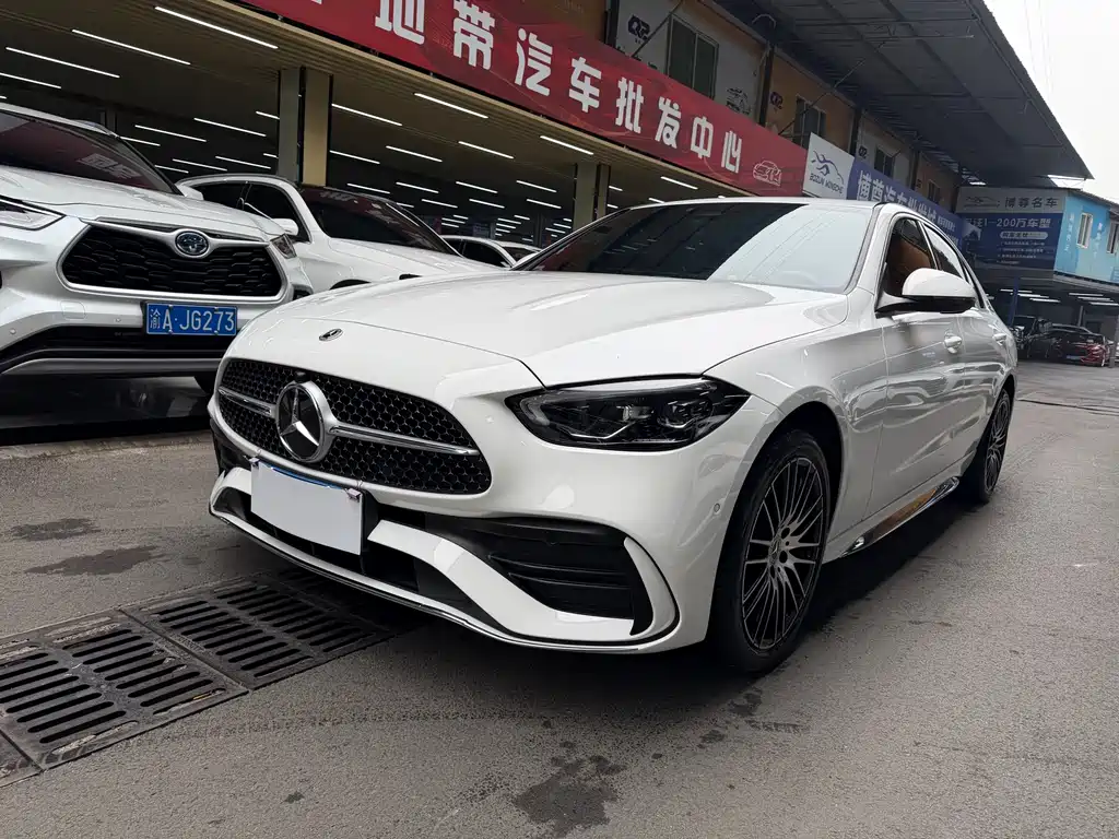 Mercedes-Benz C-Class 2024