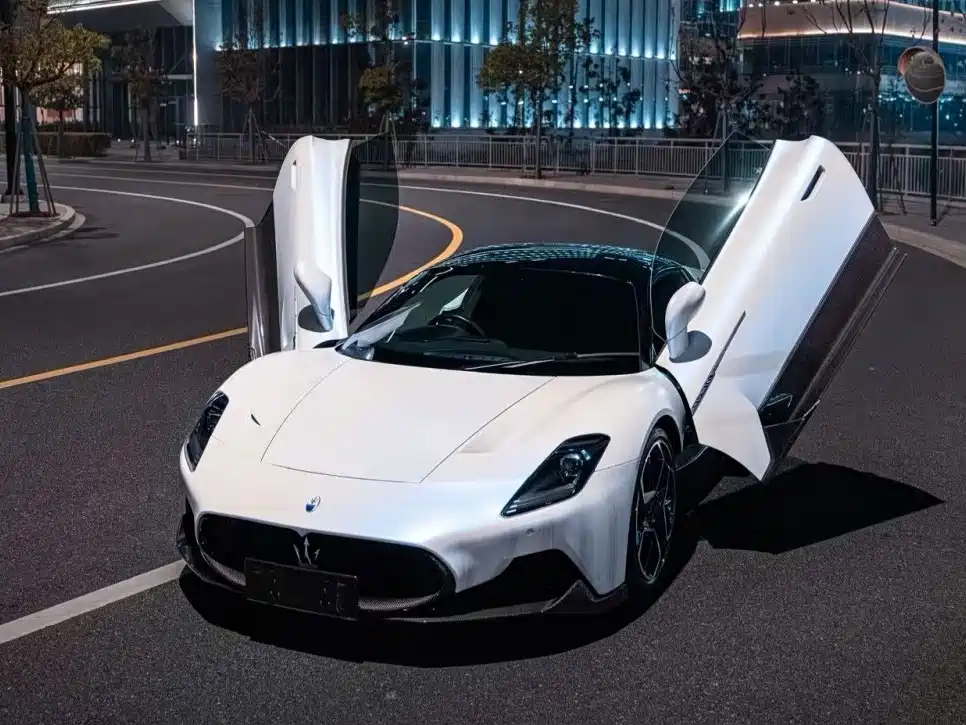 Maserati MC20 2023