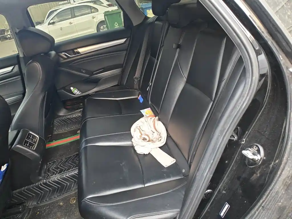 Honda Accord — миниатюра 18