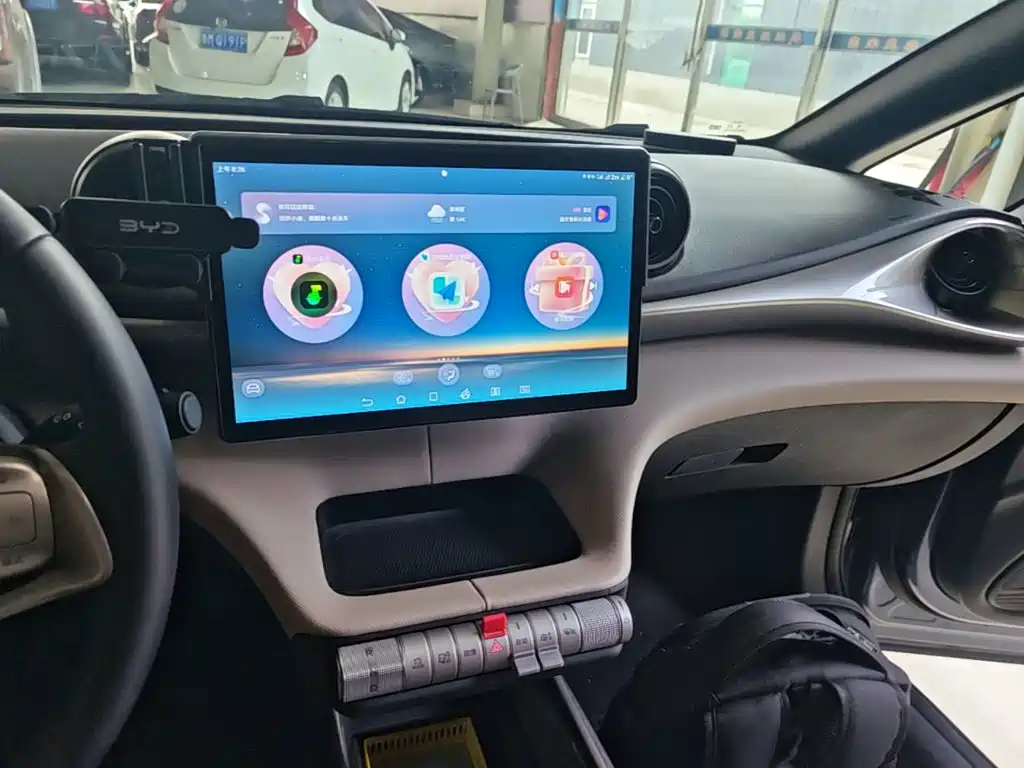 BYD Dolphin — миниатюра 13